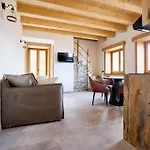 - Treeb Tramontana Apartment *