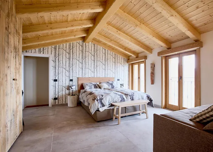 - Treeb Tramontana *