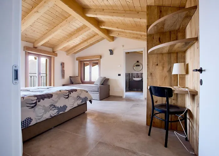 - Treeb Tramontana Apartament Bellagio