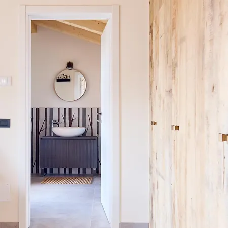 - Treeb Tramontana *