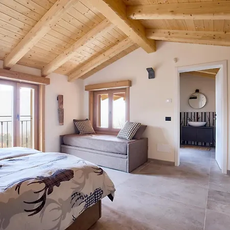 - Treeb Tramontana Apartment