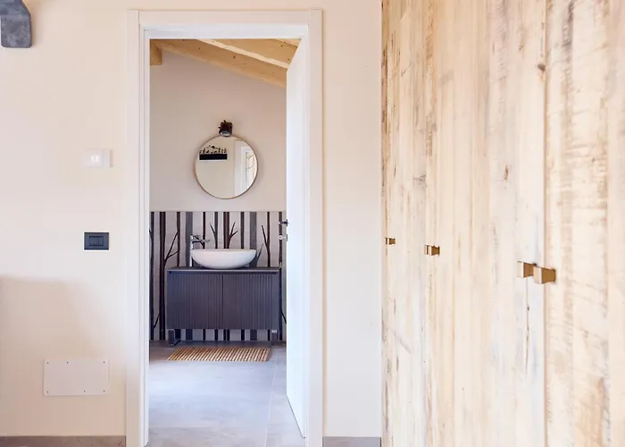 - Treeb Tramontana *